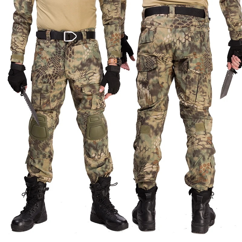 Pantalones tácticos de camuflaje con rodillas y botas de combate para una movilidad y protección mejoradas