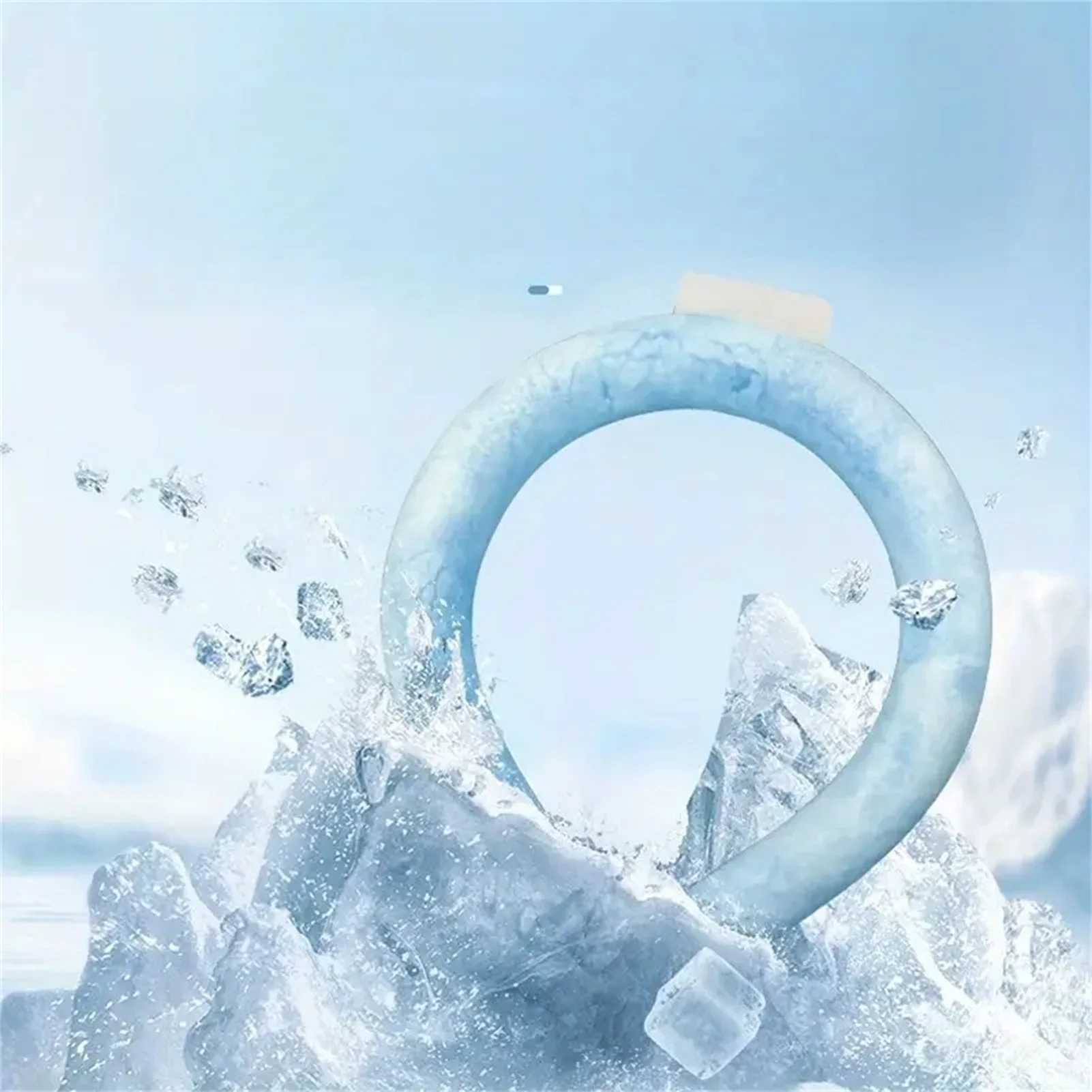 Experimente la belleza de la elegancia helada con nuestro cautivador diseño de anillo congelado