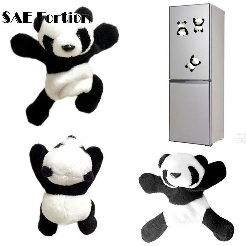 Imán de panda de peluche visto de frente