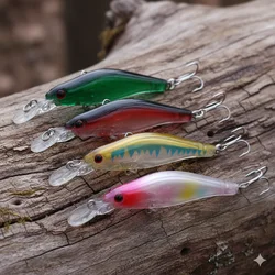 Señuelo Minnow Crankbait para lubina y perca con anzuelos triples