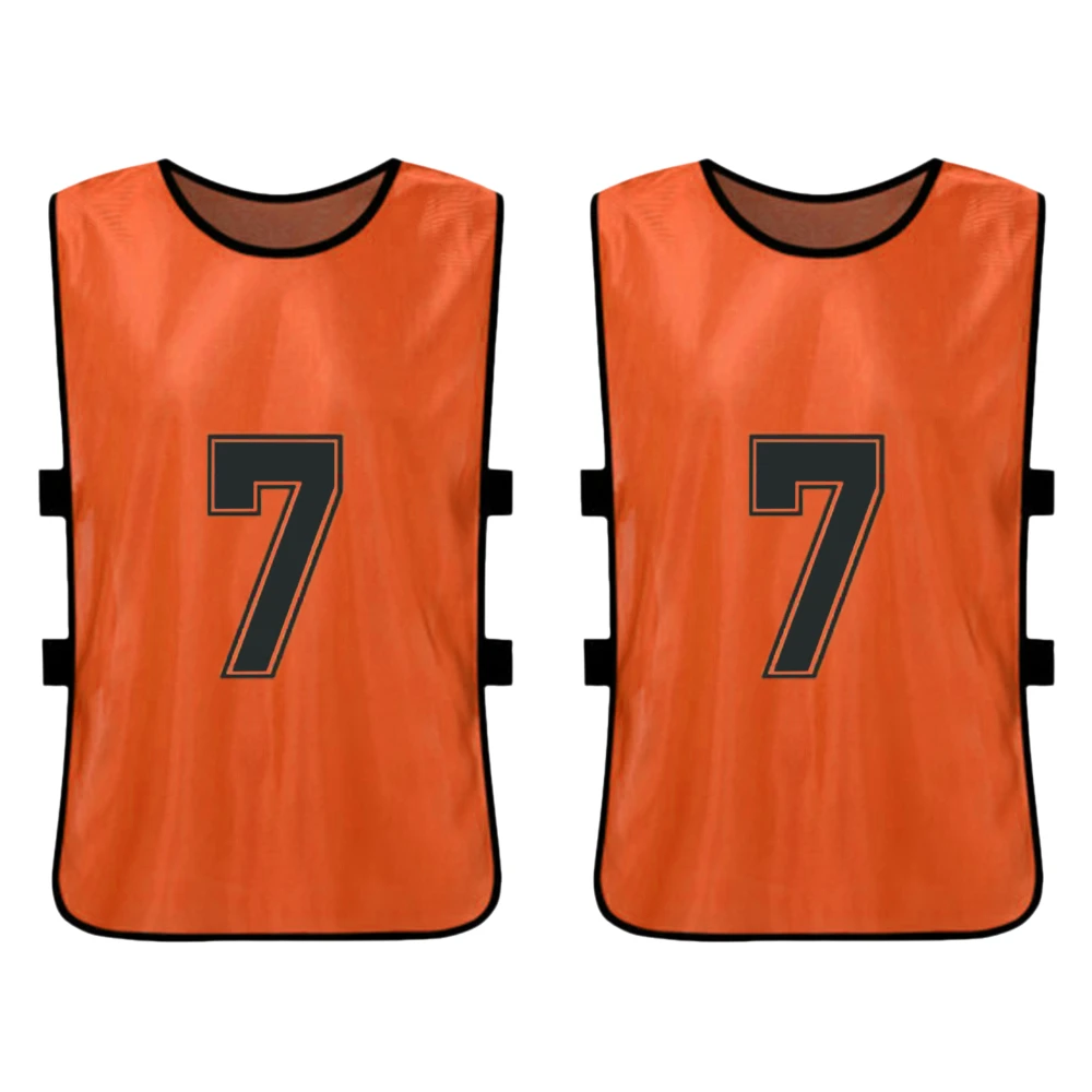 Chalecos naranja con el número 7 para equipos deportivos