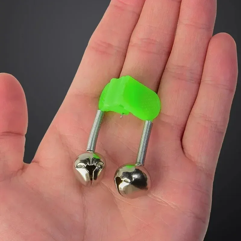 5 unids/lote alarmas de mordedura de pesca caña de pescar campana abrazadera punta Clip campanas anillo verde ABS accesorio de pesca Metal al aire libre - imagen 4