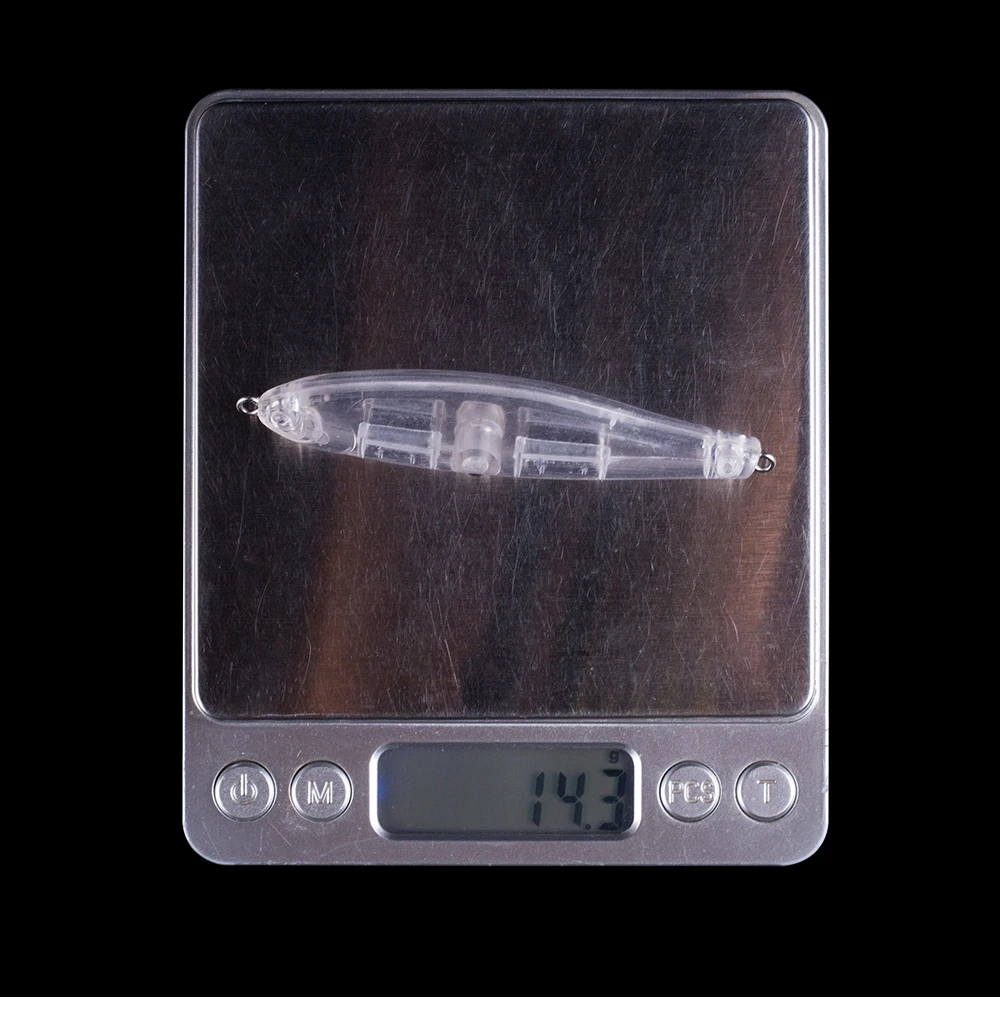 Un pequeño dispositivo electrónico con una pantalla de 143