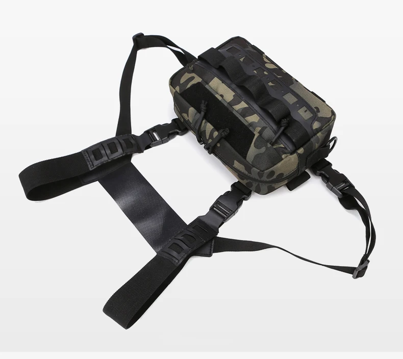 Mochila táctica de camuflaje con correas ajustables para uso versátil al aire libre