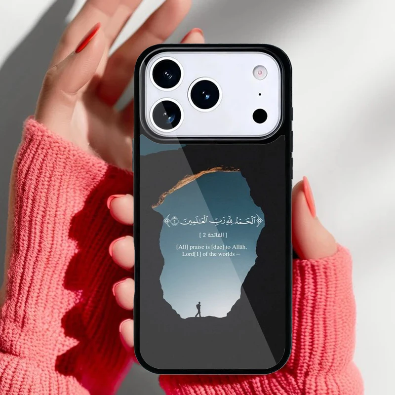 Funda instalada en iPhone mostrando ajuste preciso
