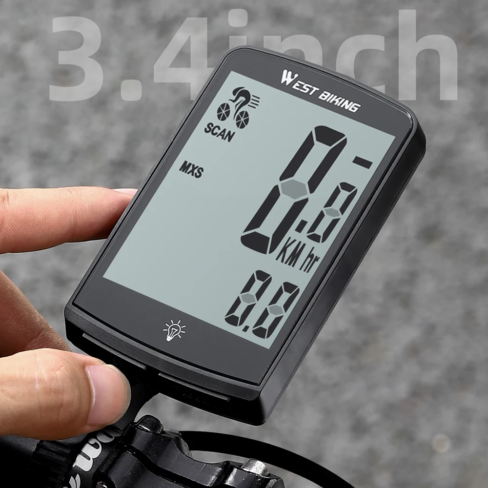 Una persona que sostiene un dispositivo de ciclismo oeste que muestra 3