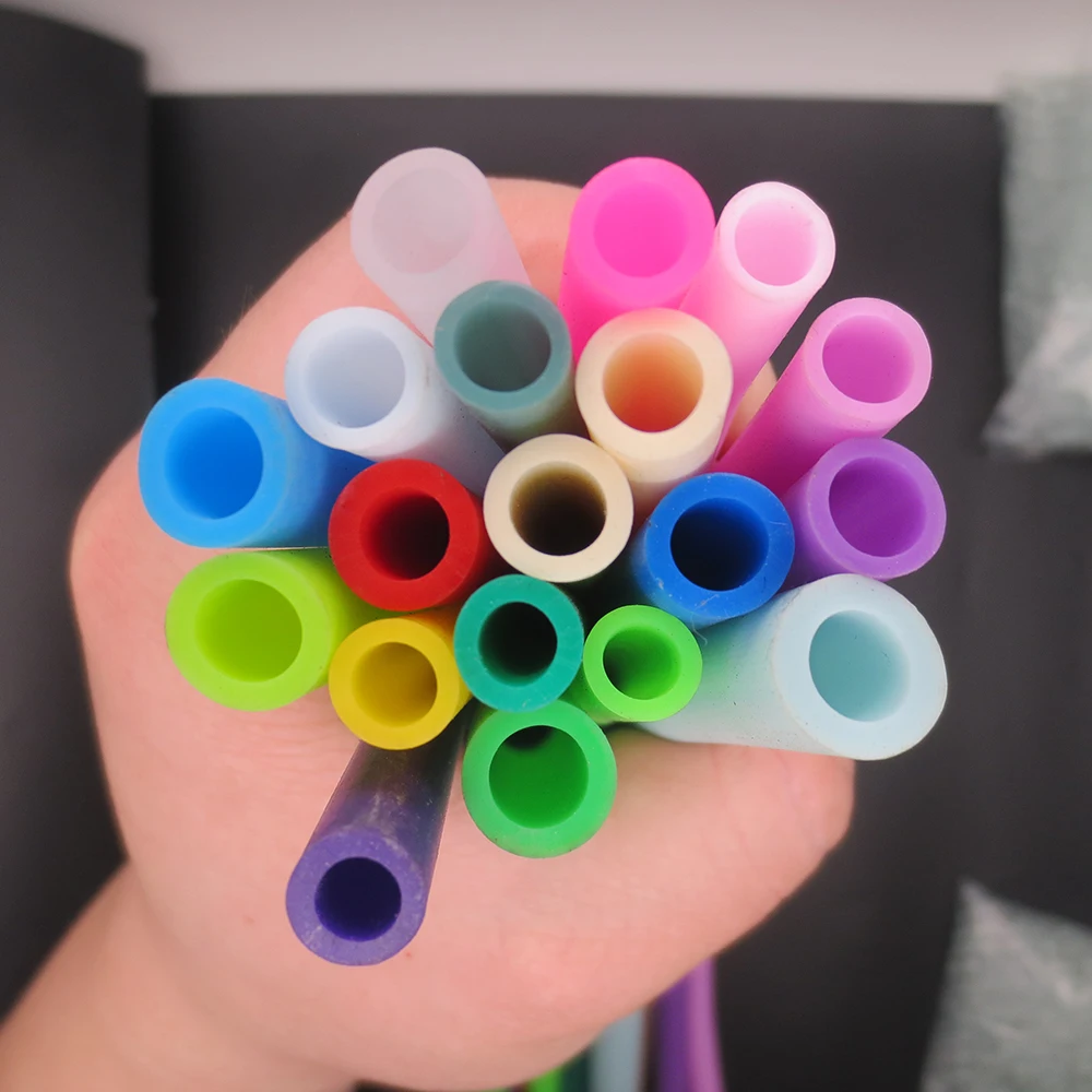 tubos translúcidos en varios tonos