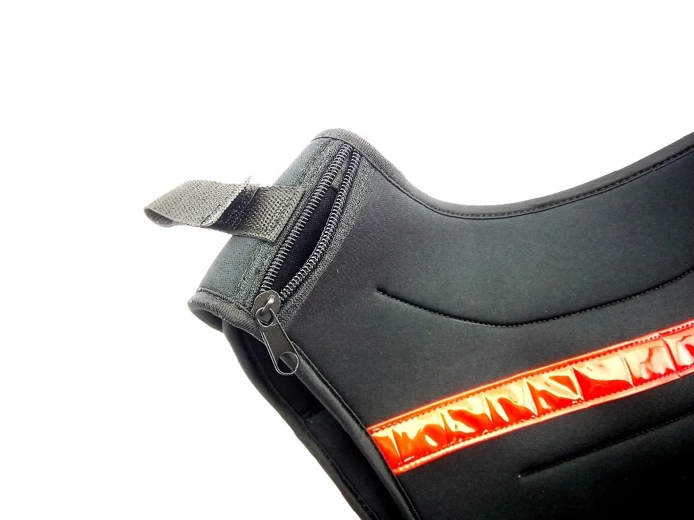 Vista lateral del chaleco de peso ELUANSHI mostrando el ajuste al torso