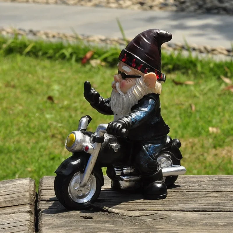 Figura de resina motociclista para jardín – Gnomo decorativo motero - imagen 3