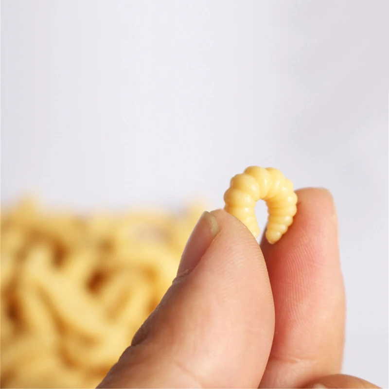 50 Uds 2cm 0,4g señuelo de Pesca de silicona suave gusano Artificial larva cebo suave anzuelo olor gusanos brillo camarones señuelo de pescado Pesca - imagen 5