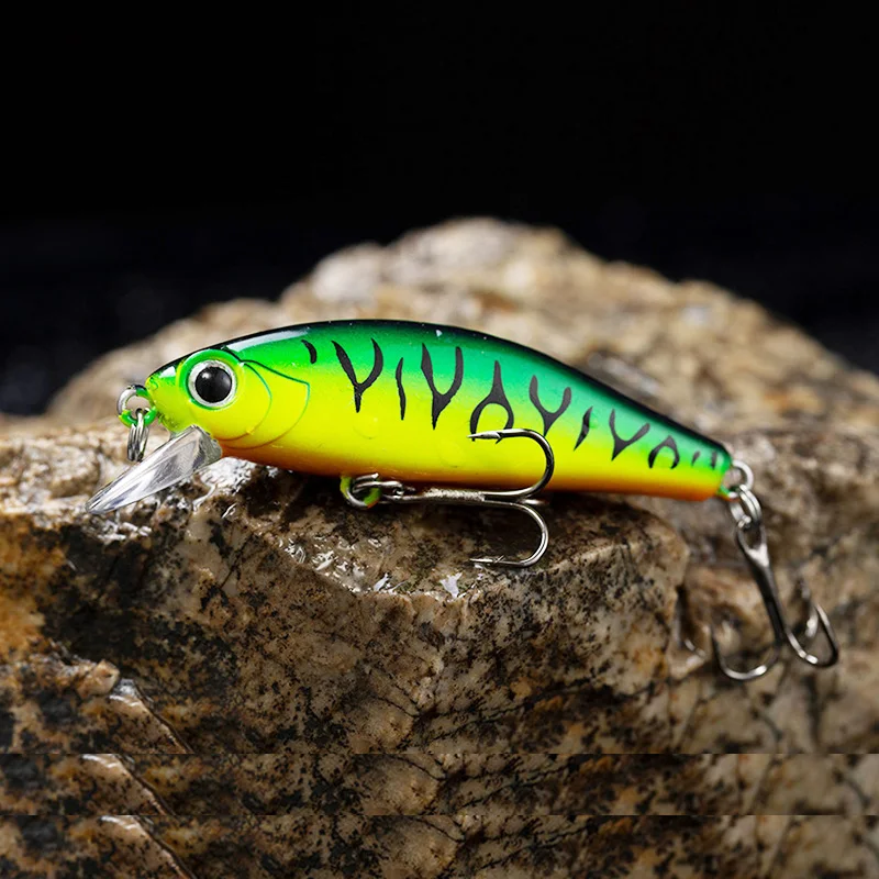 Señuelo de Pesca de pececillo hundido, 5,5 cm, 6g, Wobblers, cebo Artificial duro con láser, Crankbait, carpa, lubina rayada, aparejos de Pesca, Swimbait, 1 ud.