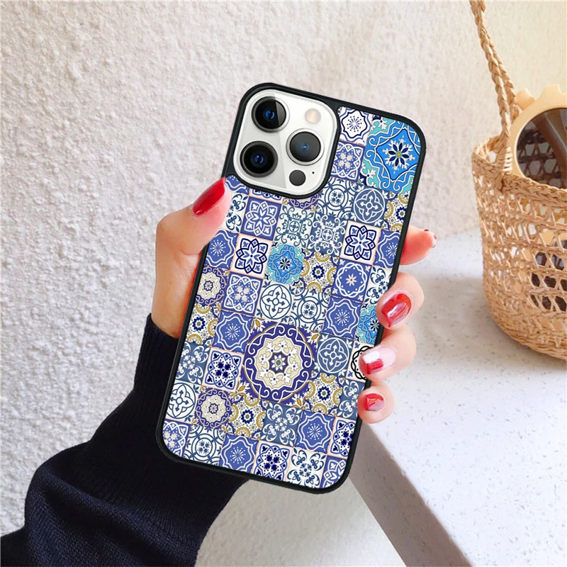 Funda con estampado de azulejos marroquíes para iPhone