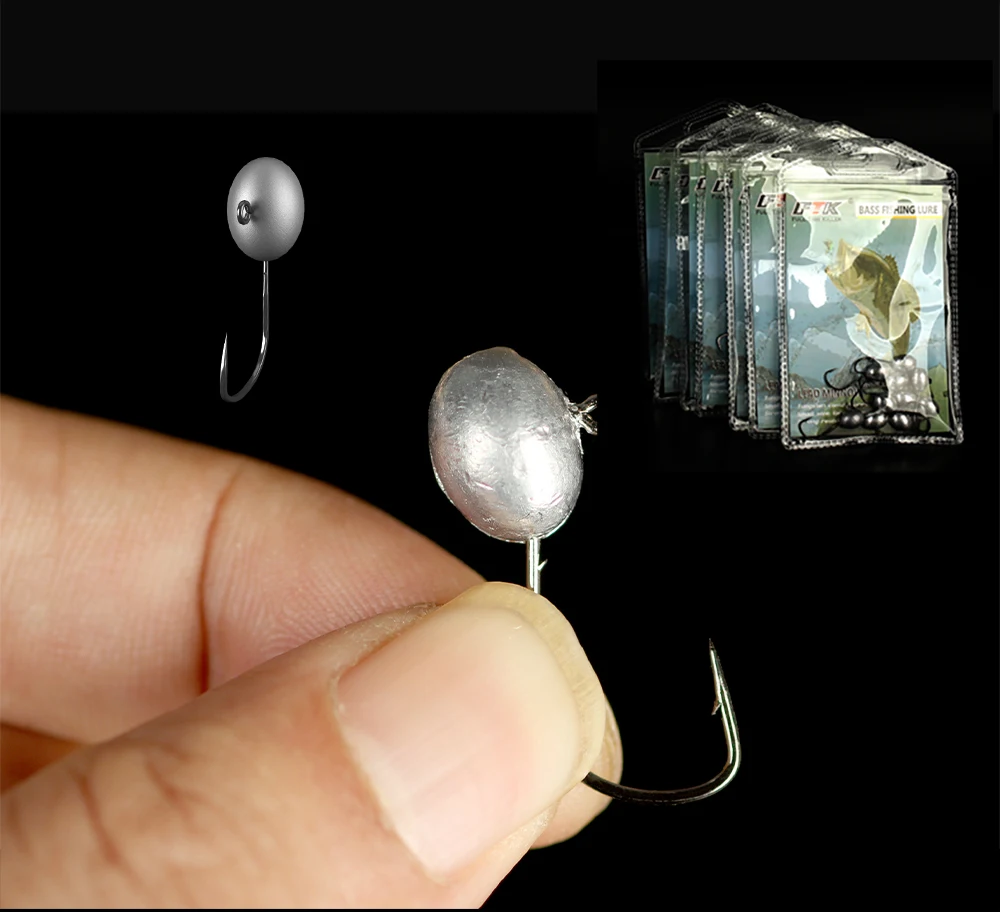 un pequeño objeto plateado