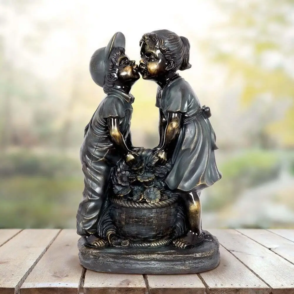 Adornos de jardín retro con figuras de niño y niña jugando en el agua - imagen 4