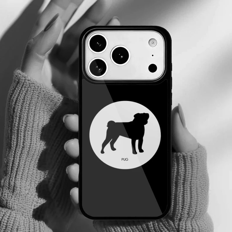Funda iPhone con diseño de pug y latido de corazón vista frontal