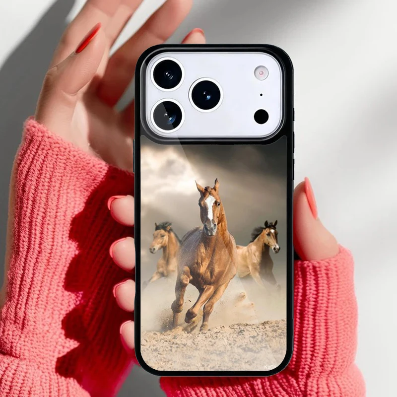 Diseño de caballos en estilo acuarela para carcasa de iPhone