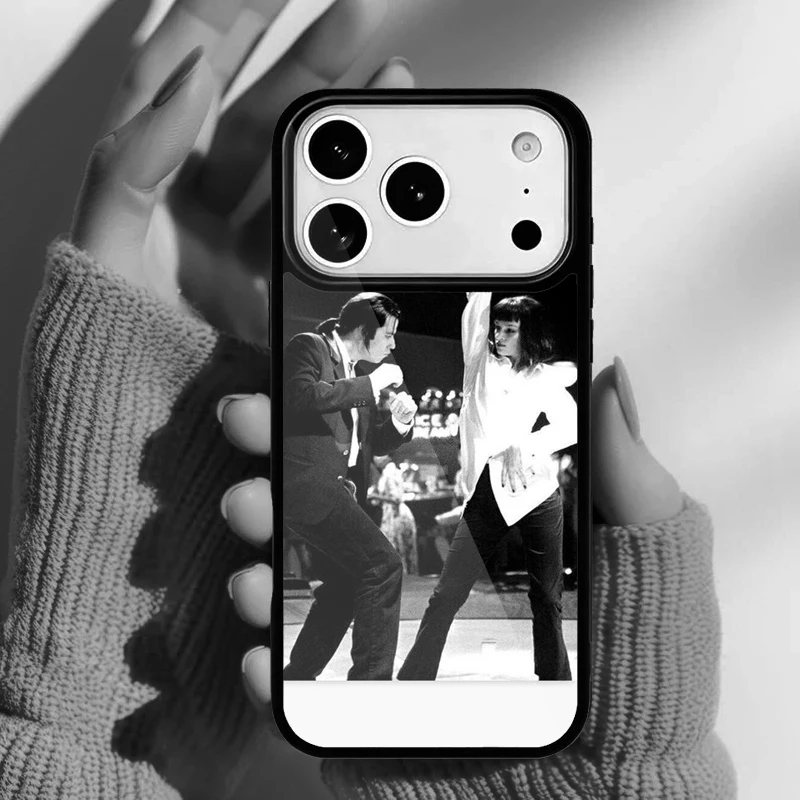 Vista frontal de la funda con el diseño completo de Pulp Fiction
