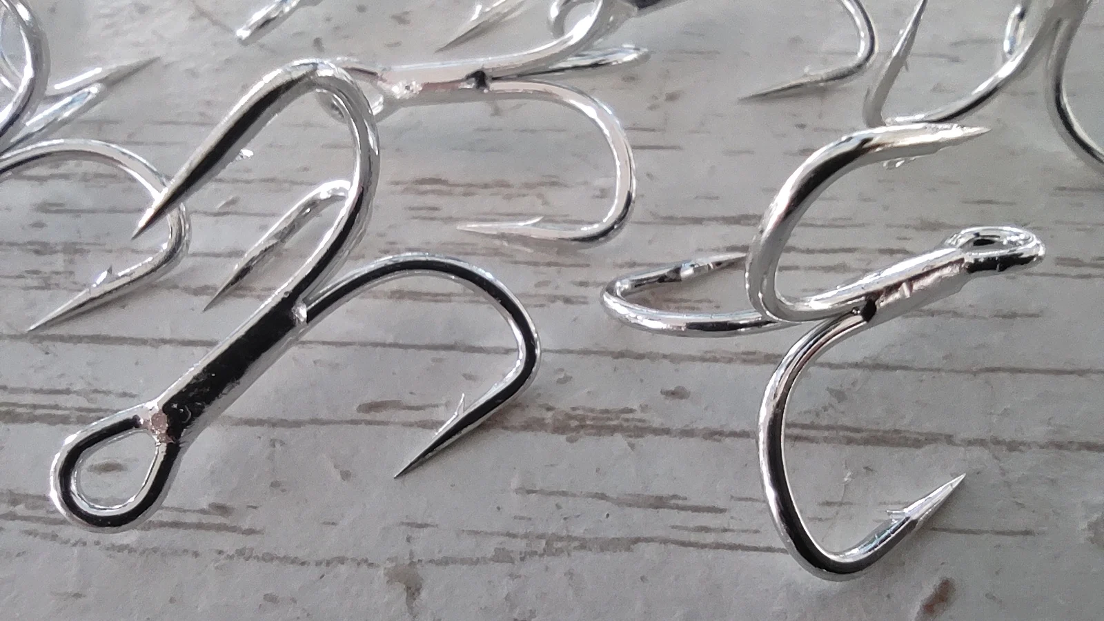 5-X anzuelos triples de pesca de acero rico en carbono, anzuelos de pesca de repuesto afilados, señuelos duros, trucha, pez azul, salmón - imagen 4