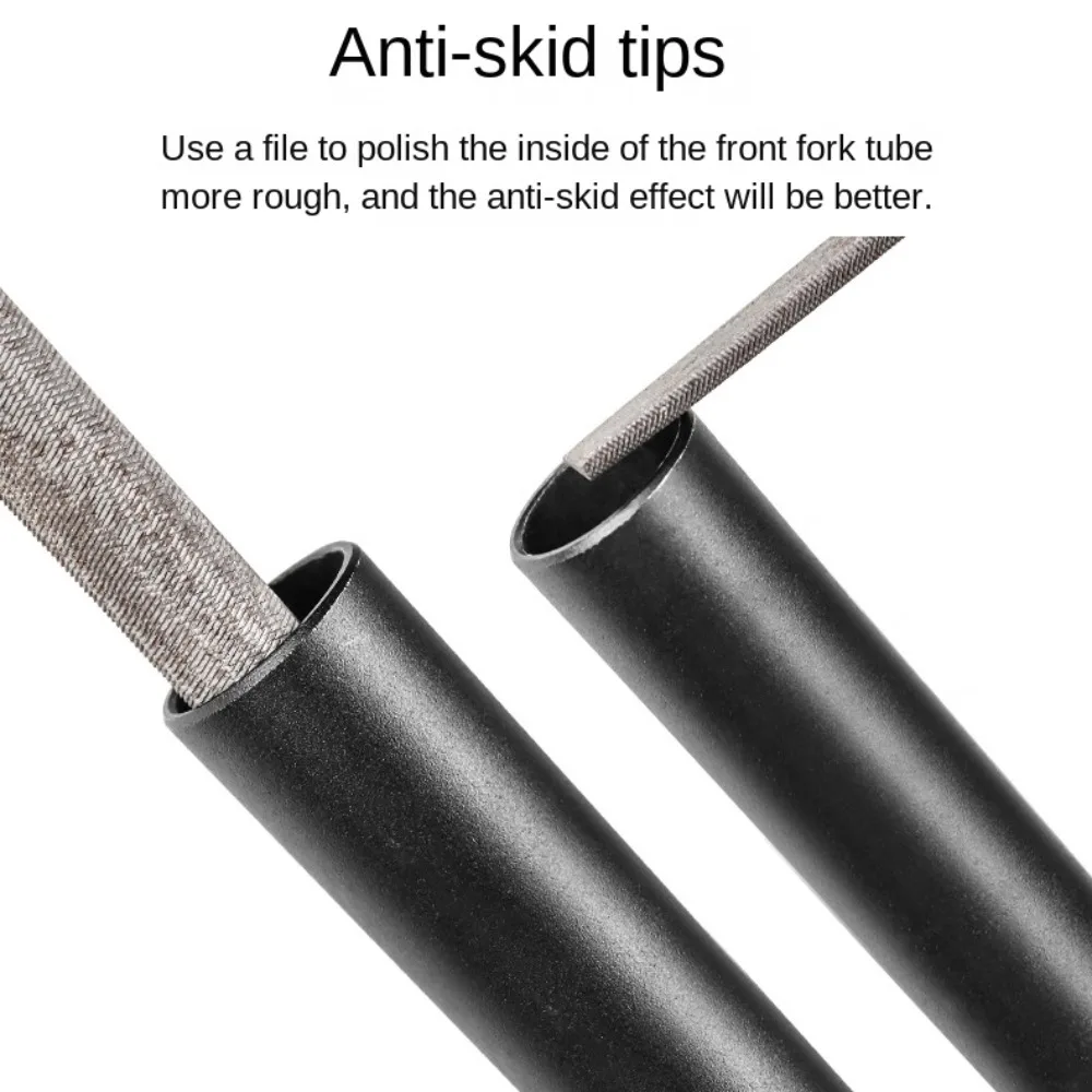 Un mango negro y gris de una herramienta con un archivo adentro