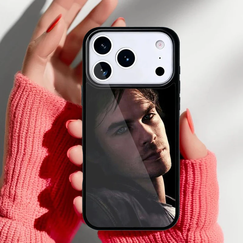 Comparativa entre iPhone 12 y 13 con la misma funda