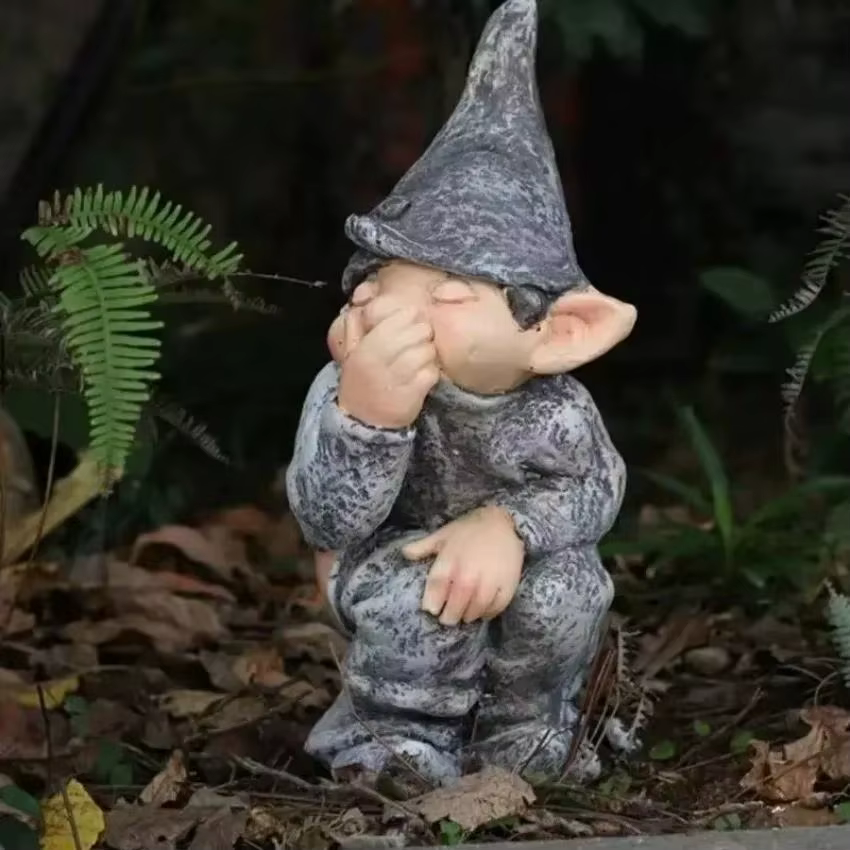Figura de enano en el inodoro – Adorno de jardín divertido artesanal