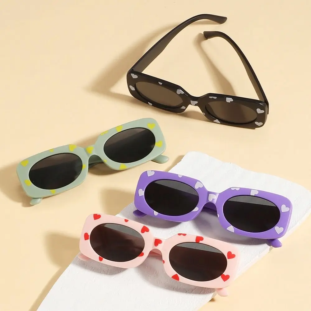 Gafas de sol para niños con estampado de corazón y protección solar a la moda UV400 de 2 a 8 años, gafas de sol rectangulares para niños