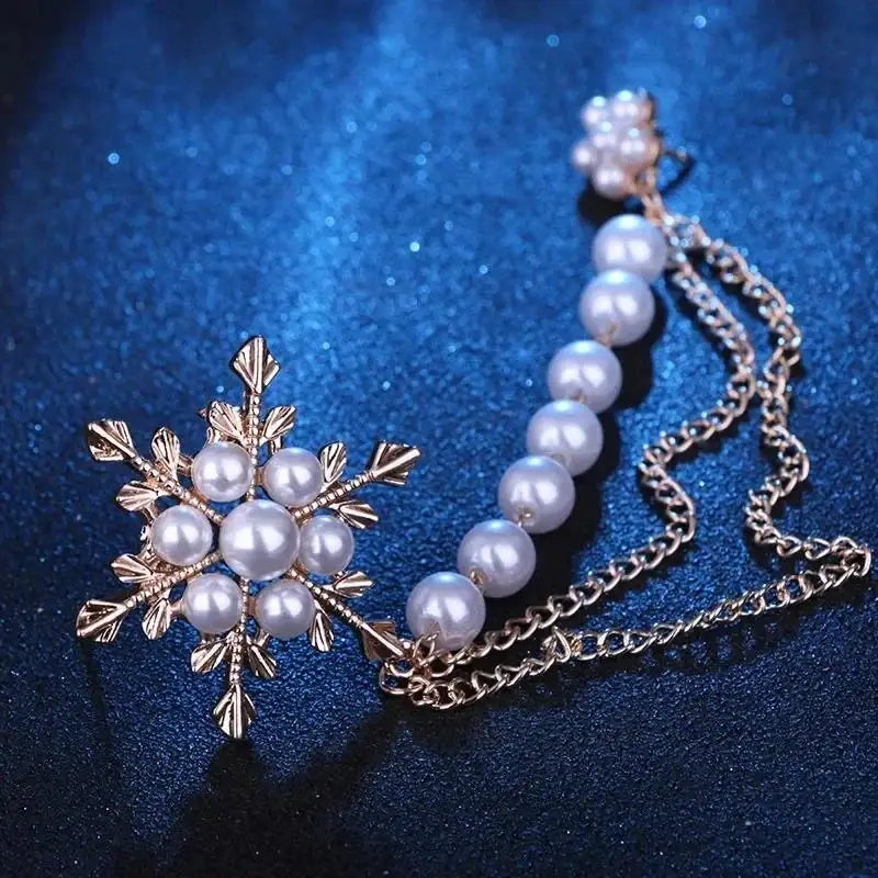 Nuevo broche versátil con borlas de copos de nieve y perlas, accesorios de moda, ramillete, broches de moda femenina para mujer, Pin de cadena, joyería - imagen 4