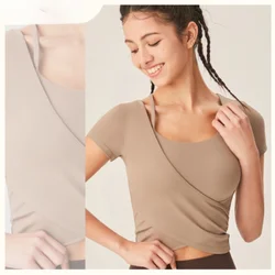 Correr con sujetador deportivo Camisa de yoga Camisa deportiva transpirable cruzada Camiseta sin mangas elástica de manga corta Deportes al aire libre