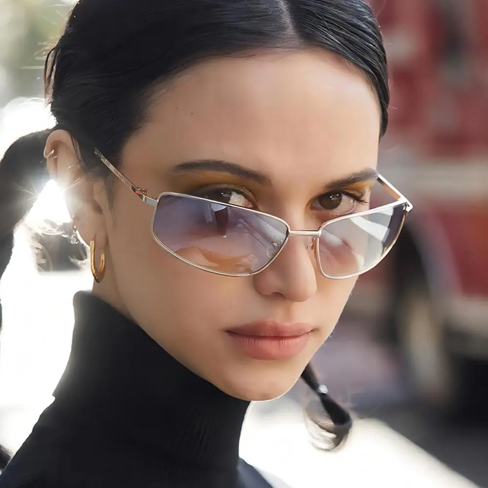 Gafas de sol americanas vintage de moda Marco de metal Gafas de sol punk calientes Y2K UV400 Gafas para mujeres y hombres