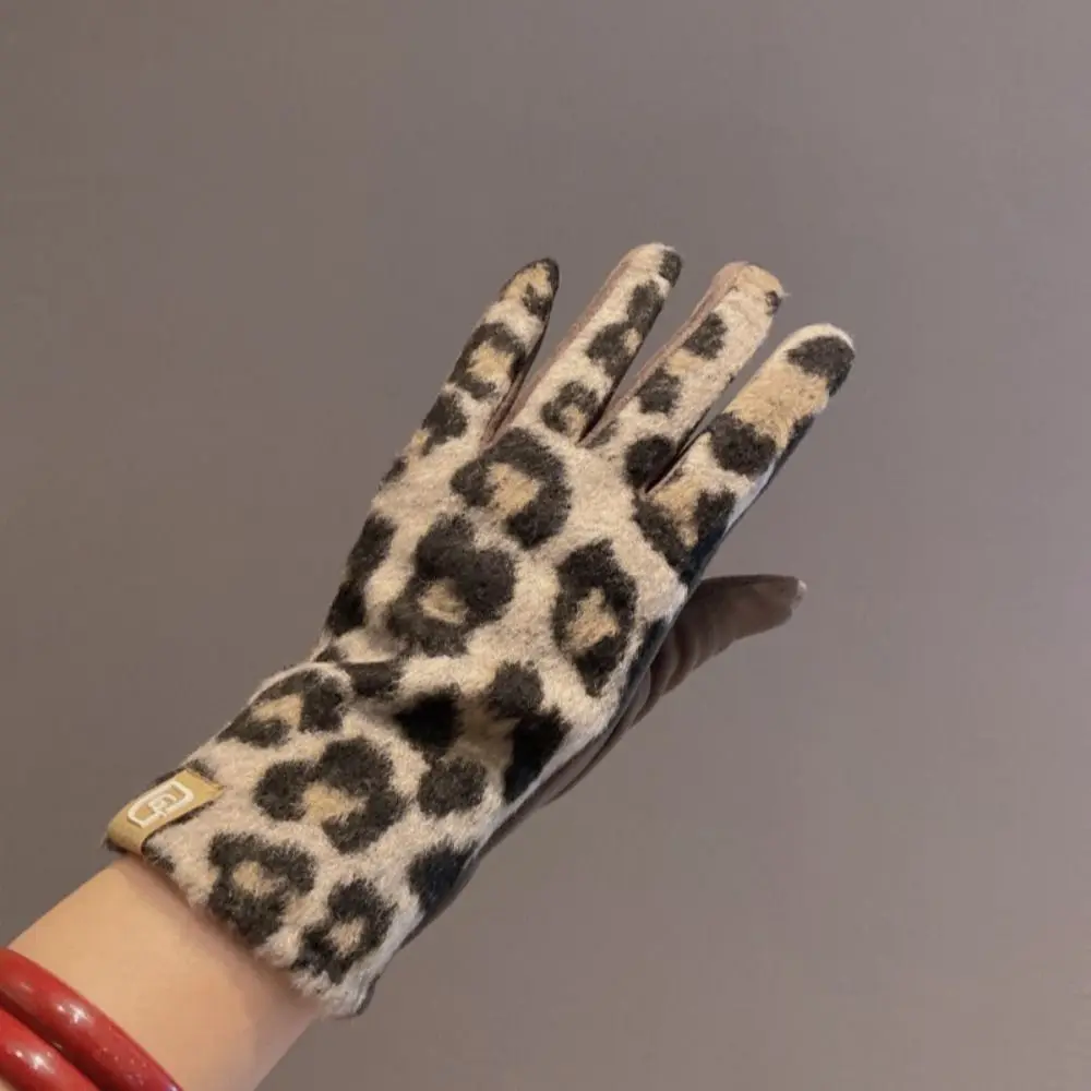 Guantes de cachemira con estampado de leopardo para mantener el calor, guantes de conducción a prueba de frío para mujer, manoplas a prueba de viento con pantalla táctil para motociclismo - imagen 2