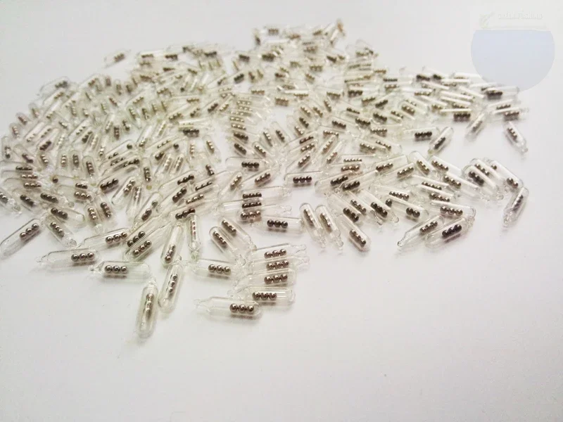 Señuelo de pesca de 3 bolas de 4mm, 50 piezas, sonajeros de vidrio, tubo de inserción, sacudir, atraer moscas, atar, sonajero de pesca - imagen 3