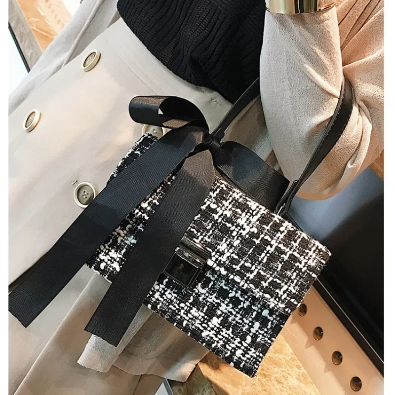 Nueva moda, bolso con correa y pajarita de Color contrastante, bolso cuadrado pequeño de mano, bolsos cruzados de un solo hombro a la moda para mujer - imagen 3