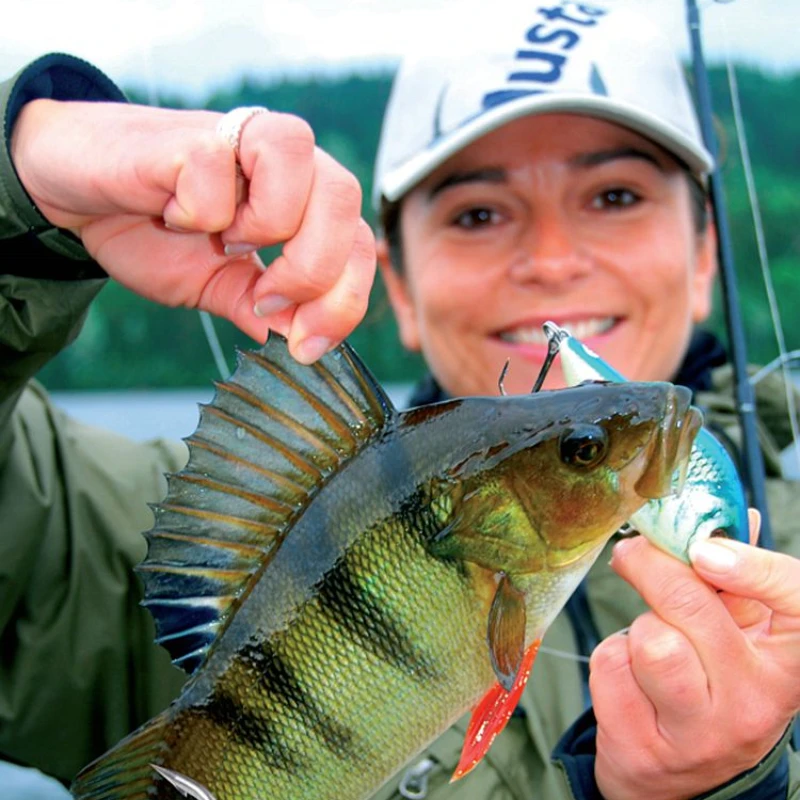 Mustad-anzuelos triples originales de Noruega, TG76NP-BN, anzuelos triples KVD, acero de alto carbono, púas, manivela, VIB, señuelo del océano, Pesca, 8 paquetes - imagen 4