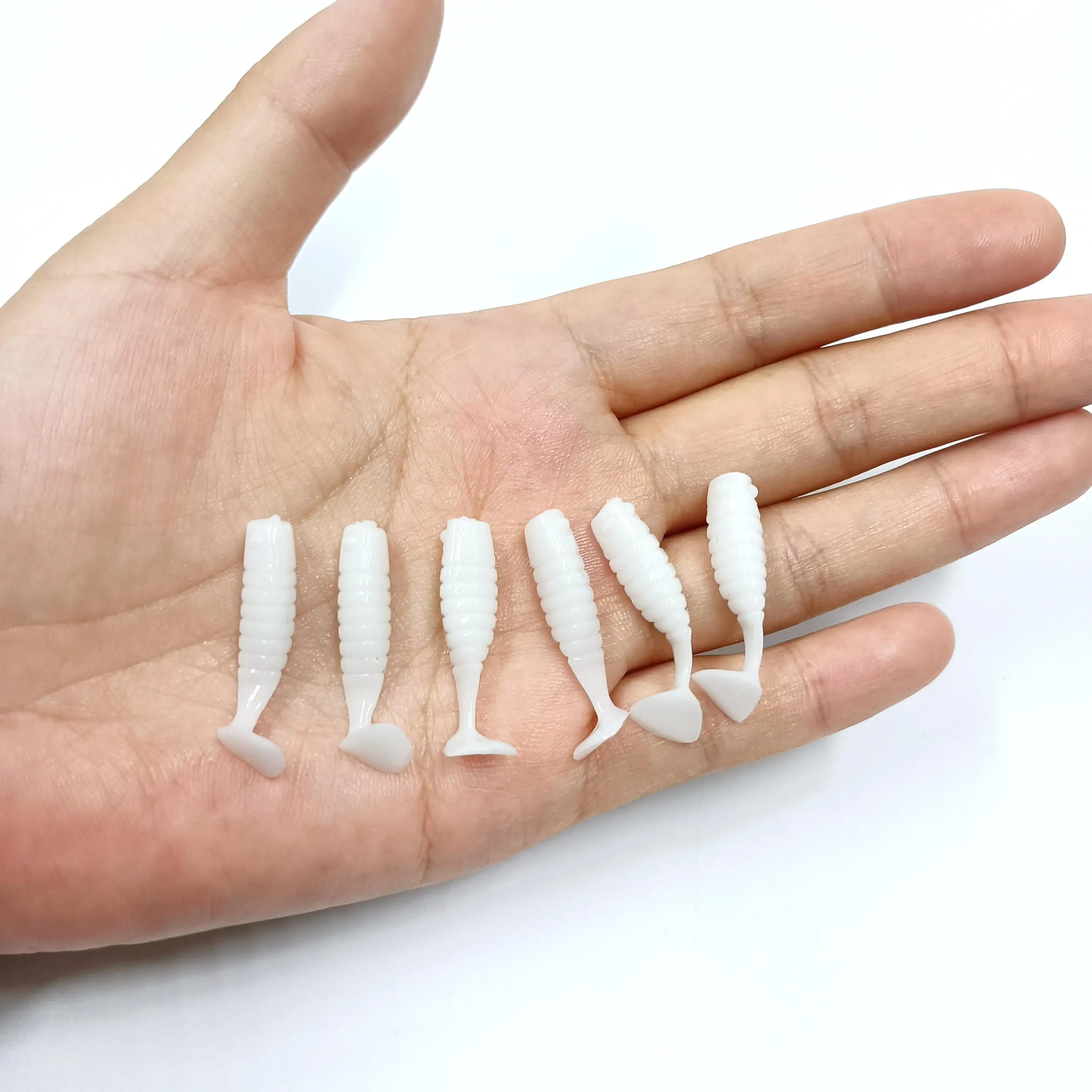 DUODUOYU 30 Uds Mini Señuelos de Pesca blandos 30mm/0,6g pequeño señuelo de gusano con cola en T cebo Artificial de silicona aparejos de pesca de Lucio - imagen 3