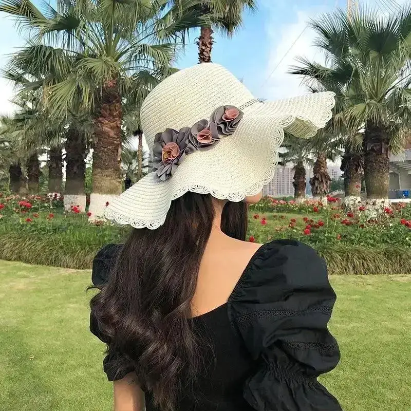 Nuevos sombreros de playa de verano a la moda para niña, sombrero tejido para el sol, nuevo sombrero coreano de flores para mujer, accesorios finos y transpirables, regalos creativos - imagen 2