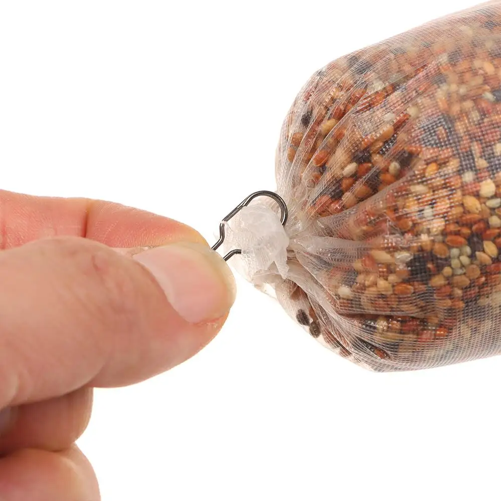 Una bolsa de alimento para pájaros listos para su uso