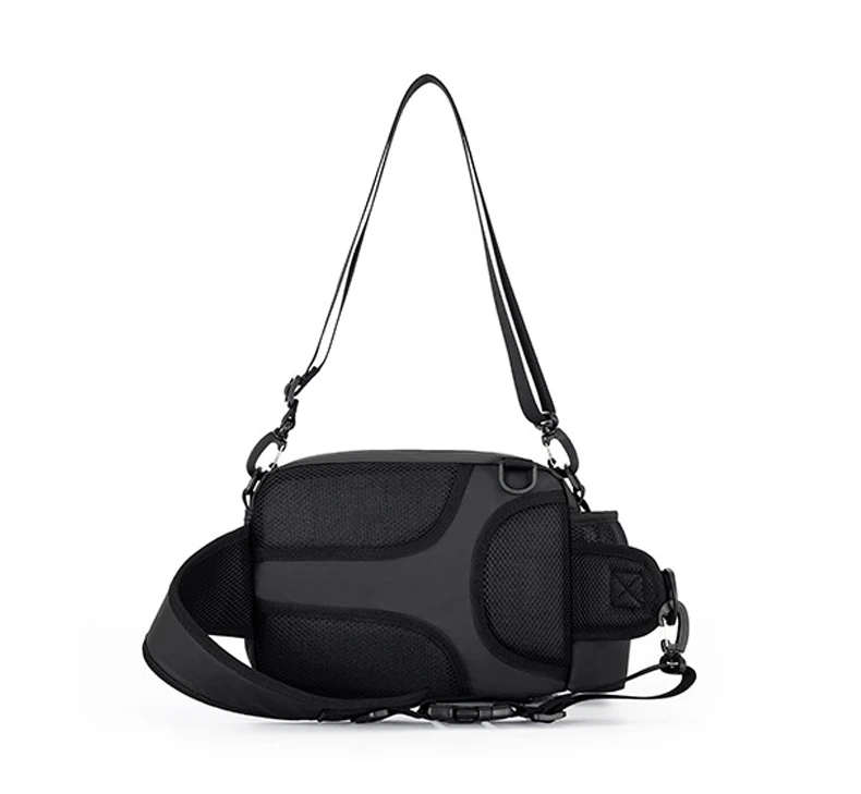 Elegante y funcional Esta bolsa de cuerpo cruzado negro es perfecto para el uso diario