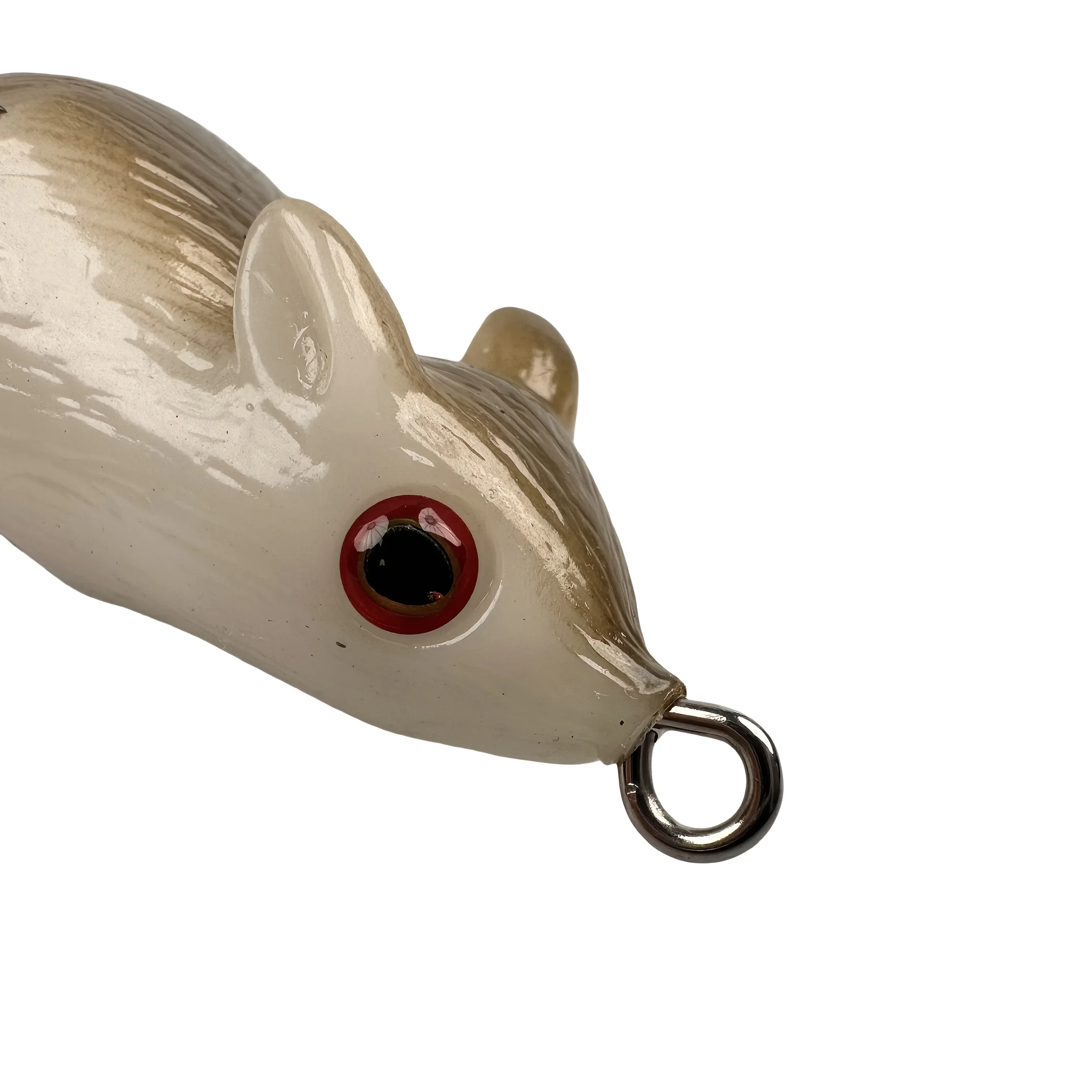 Un primer plano detallado de un señuelo de pesca diseñado para parecerse a un mouse