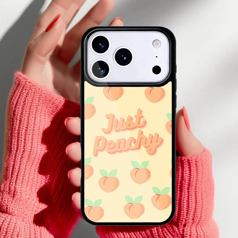 Funda colocada en un iPhone mostrando el ajuste preciso