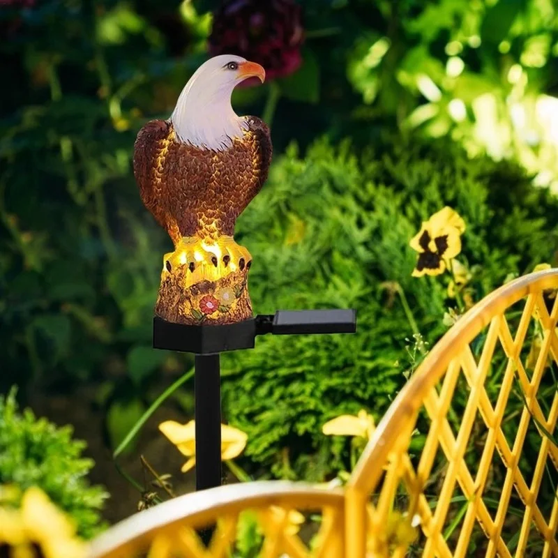 Estatua de Águila con Lámpara Solar LED – Impermeable para Jardín