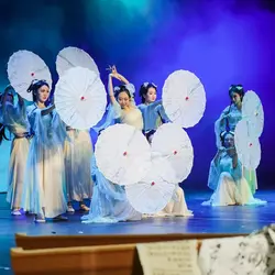 Paraguas de 56cm, tela de seda, estilo antiguo chino, Cosplay Hanfu, paraguas de papel al óleo, 10 colores, paraguas de baile