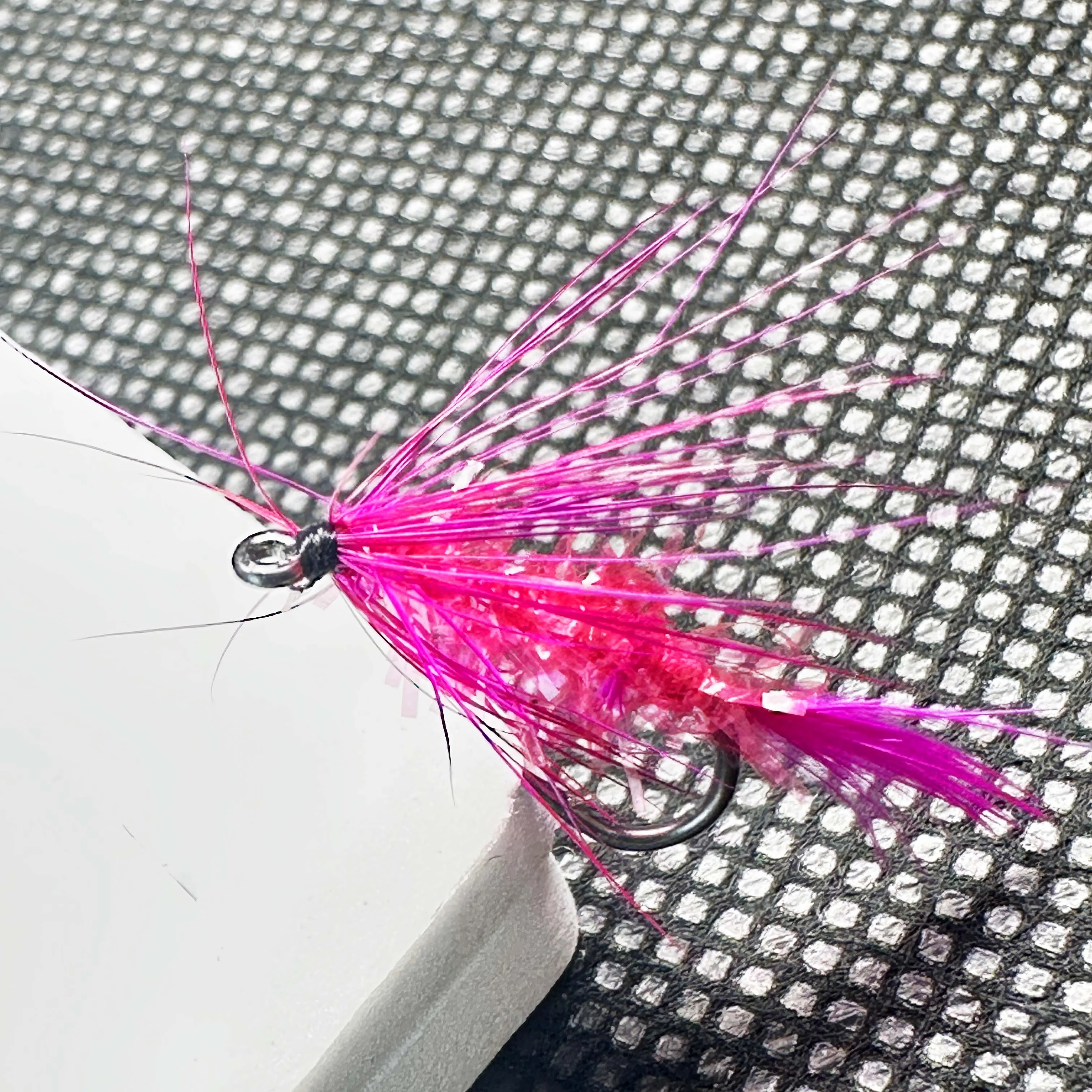 Mosca roja seca Flash cuerpo seda para trucha y lubina - imagen 2