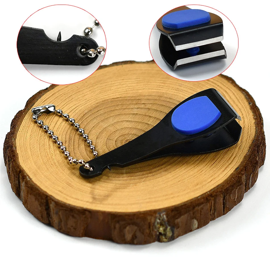 Alicates de pesca cerrados mostrando diseño ergonómico