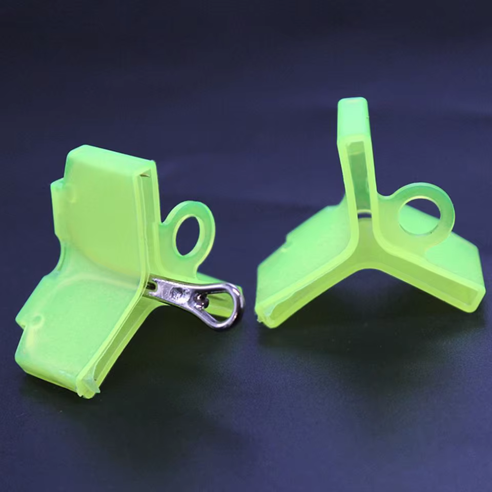 50 piezas 1 #2 #3 #4 #5 # anzuelos triples de pesca, funda protectora de seguridad, fundas de ganchos para Bonnets, Blanco/verde - imagen 4