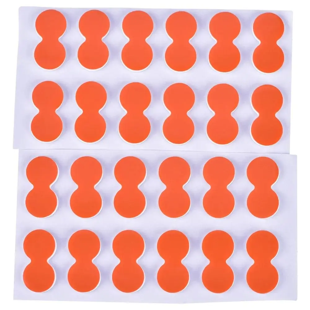 Una hoja de círculos de naranja con fondo blanco