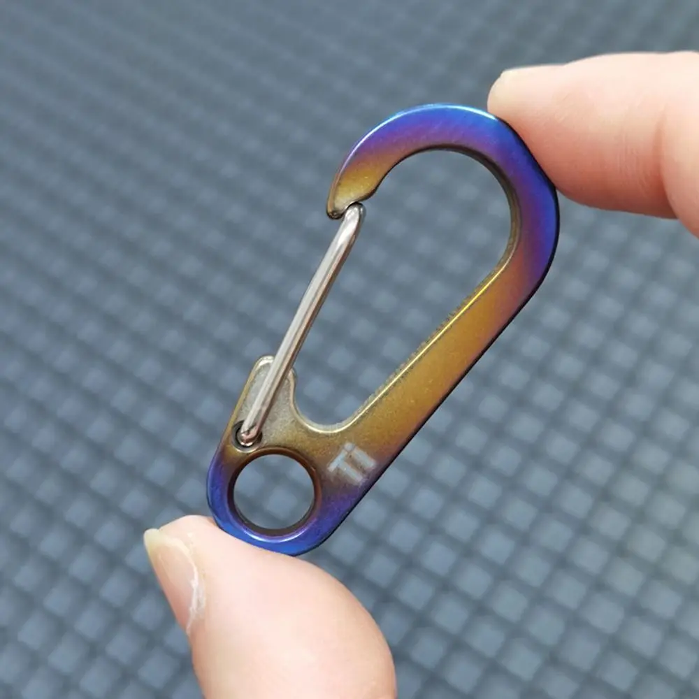 Hebilla de gancho para exteriores, herramientas de viaje de seguridad, MIni llavero de anillo en D de aleación de titanio, mosquetón en D, llavero de Camping, Clips de resorte - imagen 2