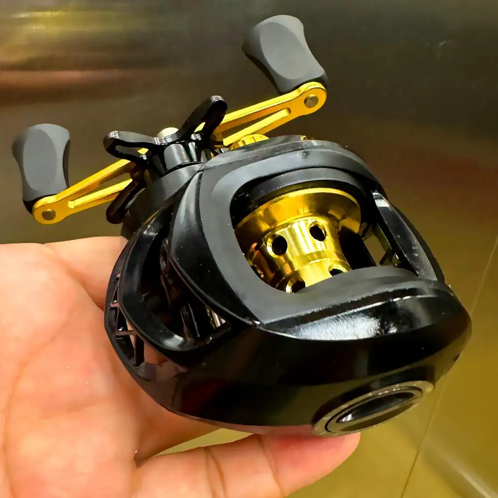 Carrete Baitcasting 7.2:1 freno magnético rueda intercambiable izq/der - imagen 3