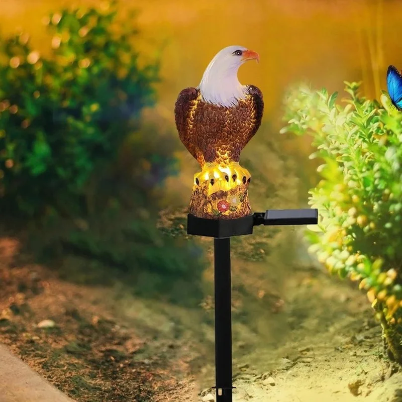 Estatua de Águila con Lámpara Solar LED – Impermeable para Jardín - imagen 4