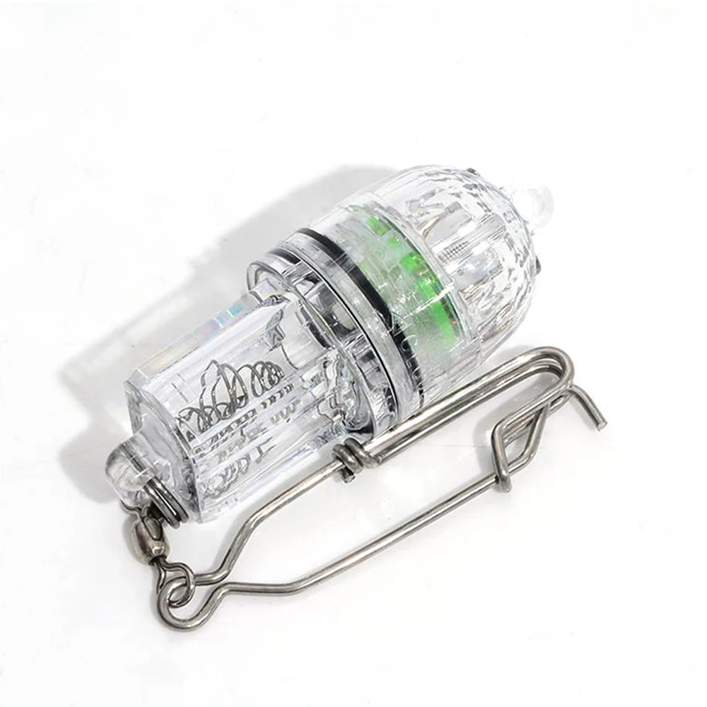 Una botella de vidrio con un anillo de metal en la parte superior