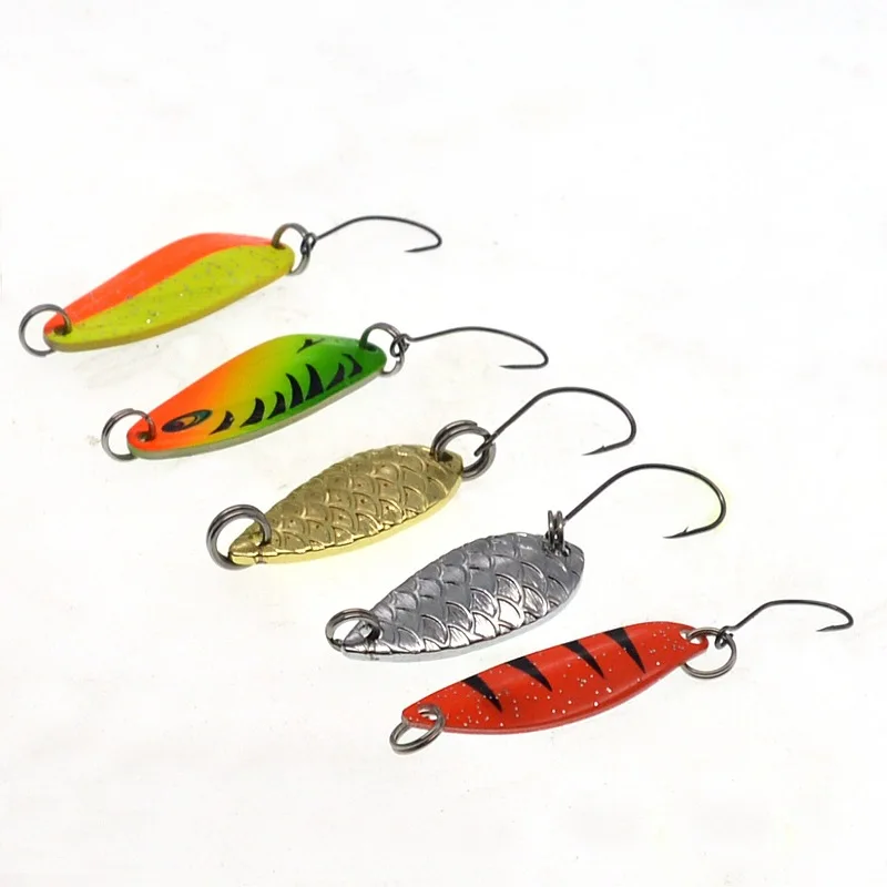 Señuelos de pesca coloridos para pescar pescado